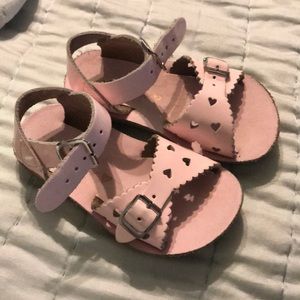 Sun-San, Salt Water Sandals in pink w/ tiny hearts